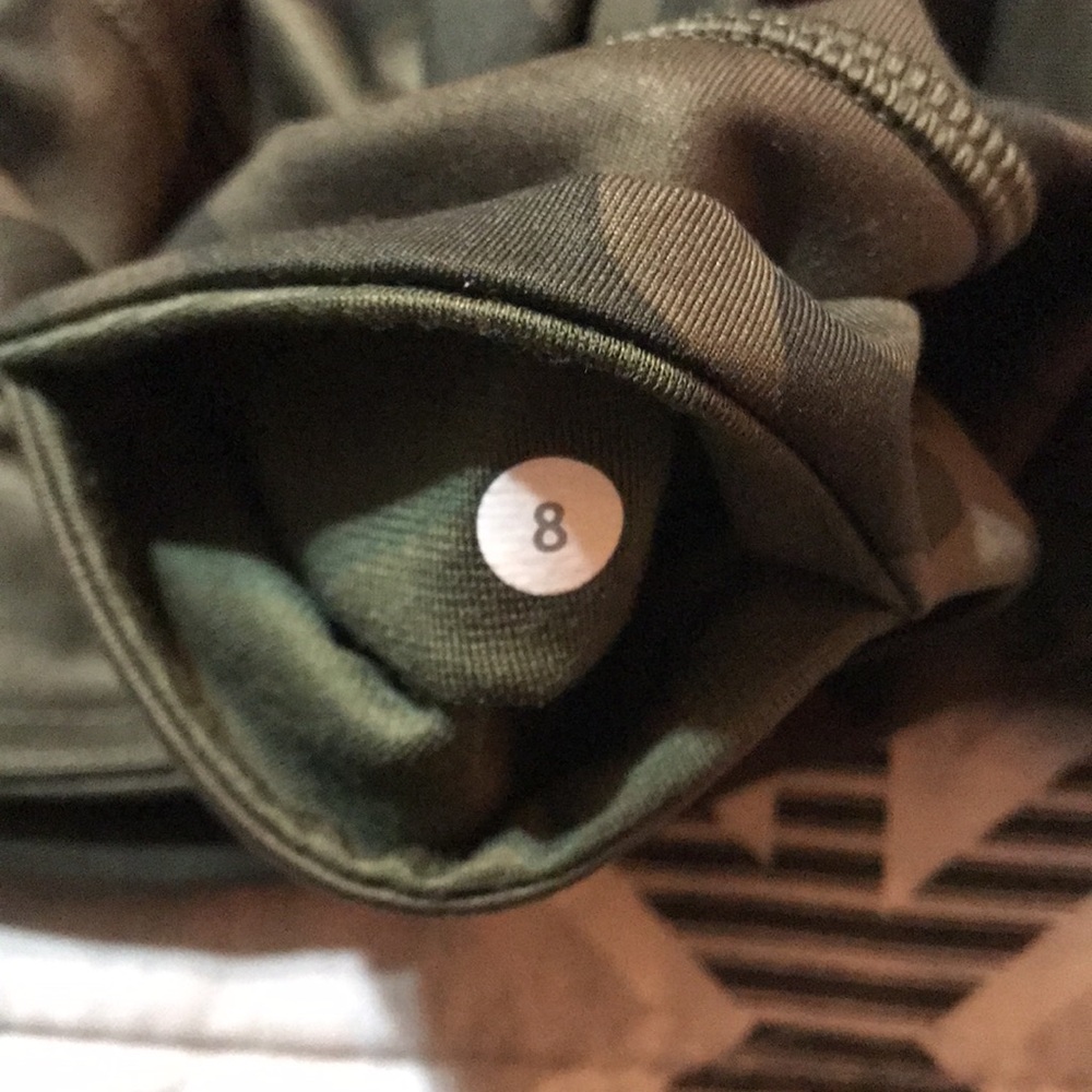 **Rare** Lululemon Athletica Camo Leggings - Picture 5 of 7